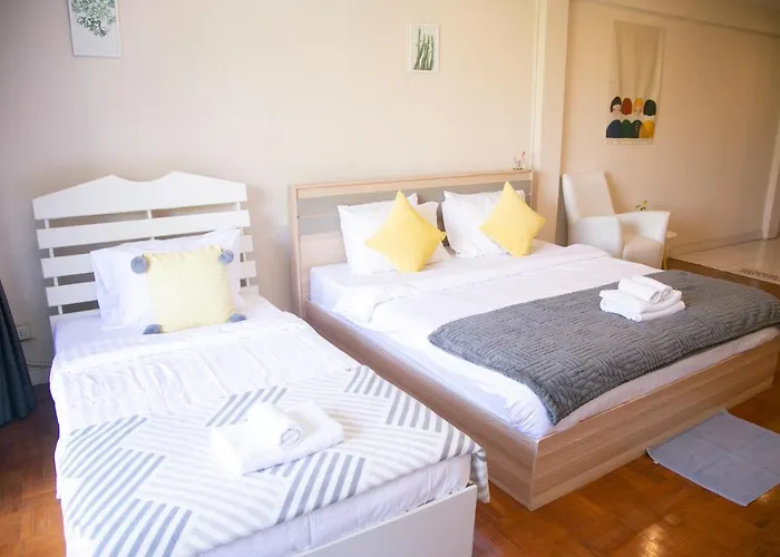 Hello Host - Yellow Room